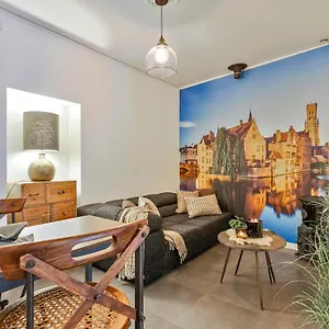 Huswell - Charming Getaway In The Historical Center , Bruges Belgium